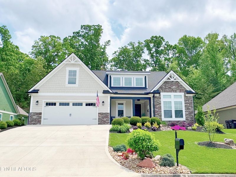 1546 Clearmill Dr, Lenoir City, TN 37772