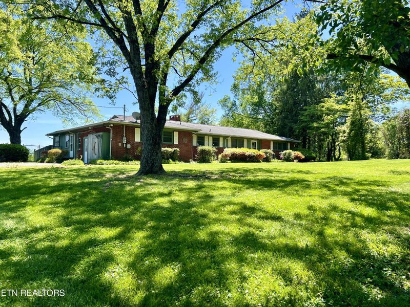 5818 E East Sunset Rd, Knoxville, TN 37914
