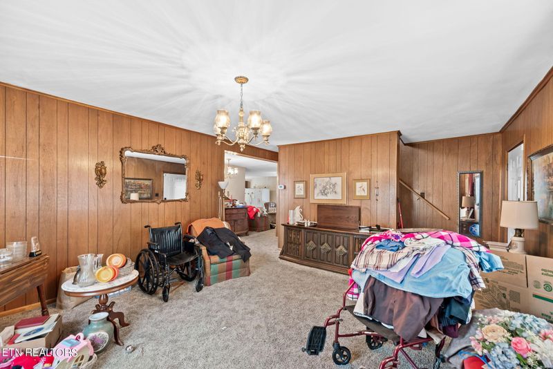 400 W 5th Ave, Lenoir City, TN 37771