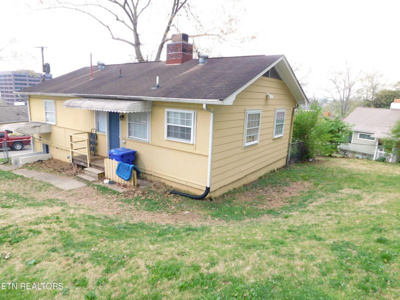 106 W Geneva Ln, Oak Ridge, TN 37830