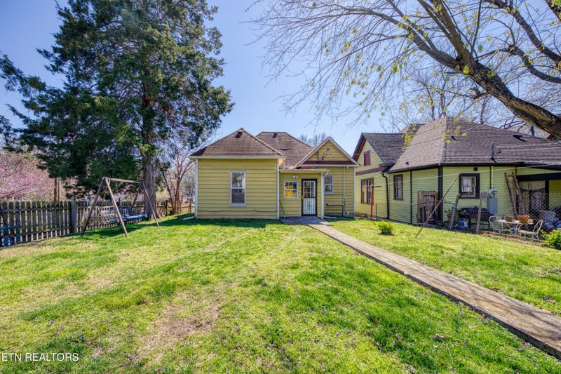 1909 Washington Ave, Knoxville, TN 37917