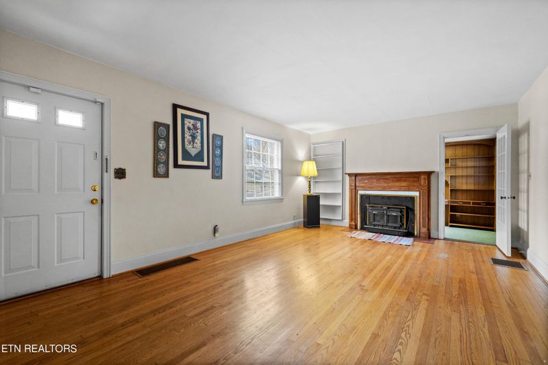 4202 Barbara Dr, Knoxville, TN 37918