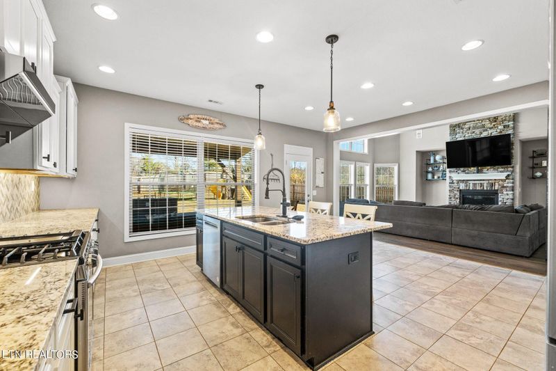2438 Blackberry Ridge Blvd, Knoxville, TN 37932
