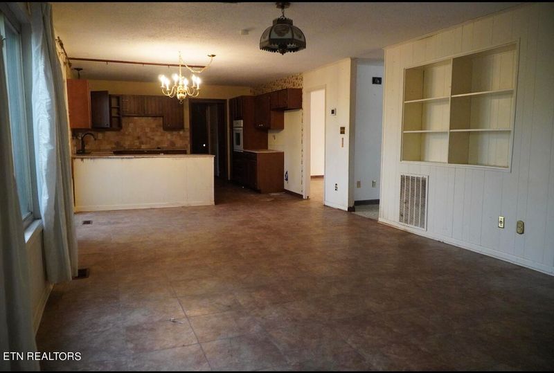 1608 Colonade Rd, Knoxville, TN 37922