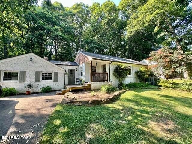 4605 Barbara Dr, Knoxville, TN 37918