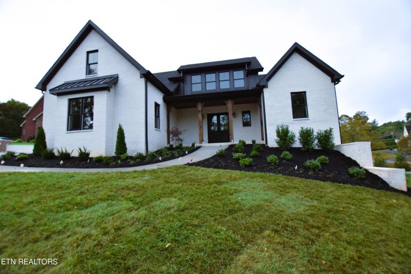 6940 Westland Dr, Knoxville, TN 37919
