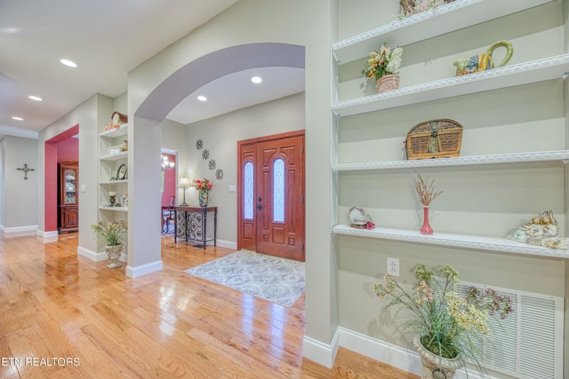 2405 Cunningham Rd, Knoxville, TN 37918