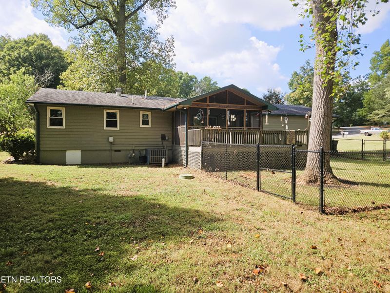 1205 E Woodshire Dr, Knoxville, TN 37922