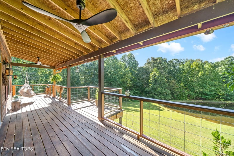 1311 Bear Creek Ln, Vanleer, TN 37181