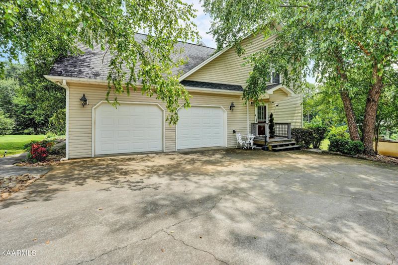 1708 Crenshaw Rd, Knoxville, TN 37920