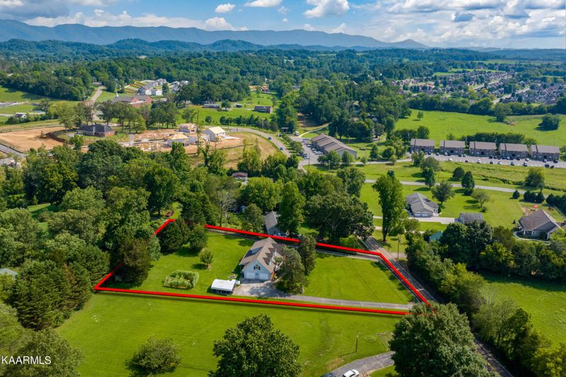 2624 Montvale Rd, Maryville, TN 37803