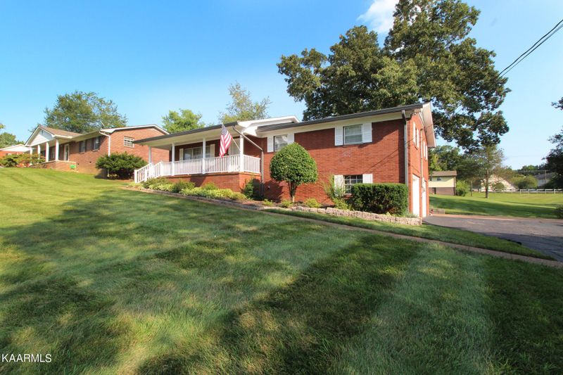 3600 S Fountaincrest Dr, Knoxville, TN 37918