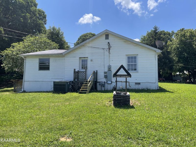 146 Shubert St, Loudon, TN 37774