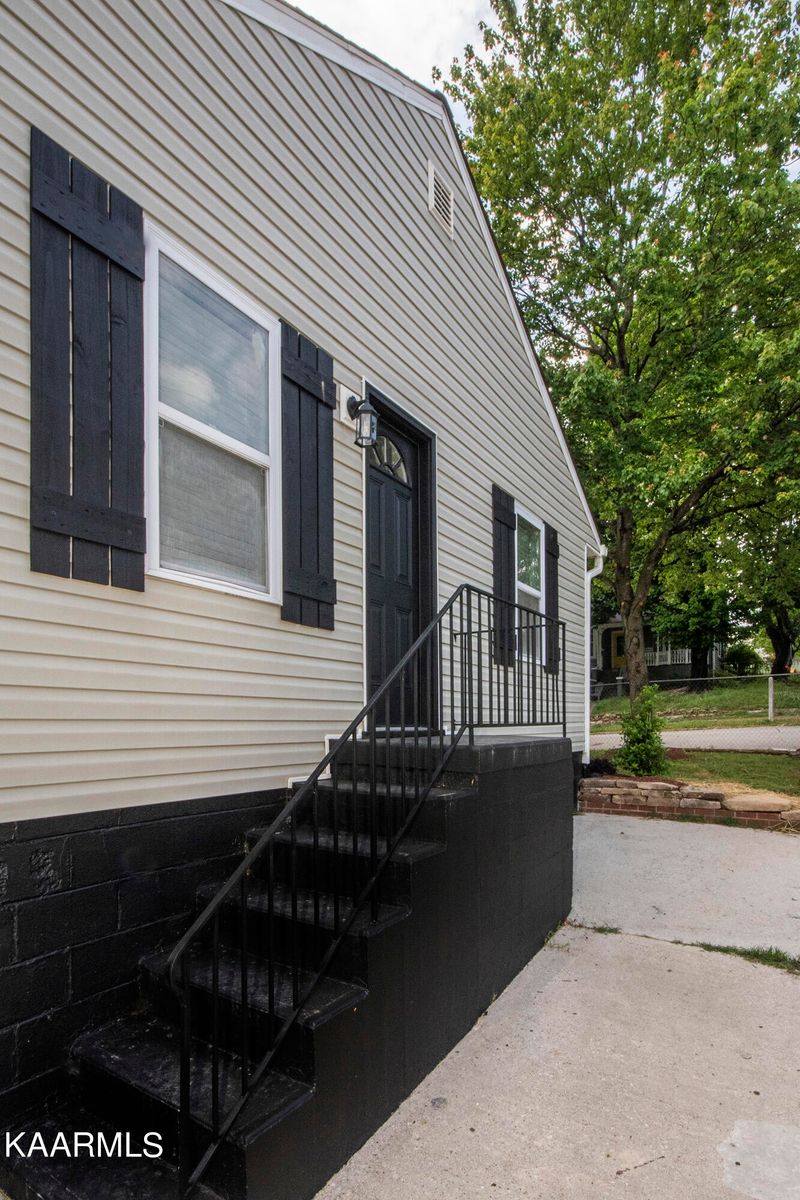 240 East Emerald Ave, Knoxville, TN 37917