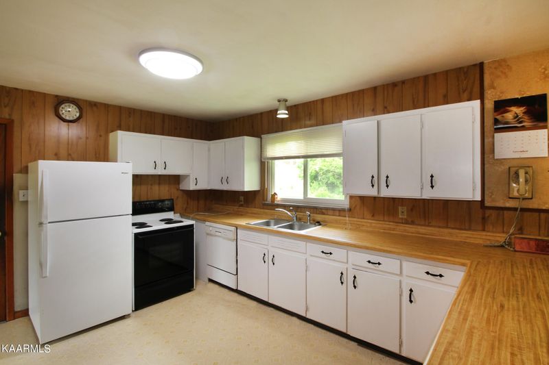 6616 Langston Dr, Knoxville, TN 37918