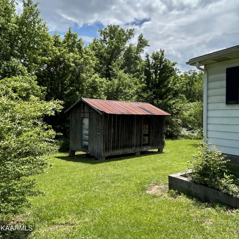 941 Huckleberry Springs Rd, Knoxville, TN 37914