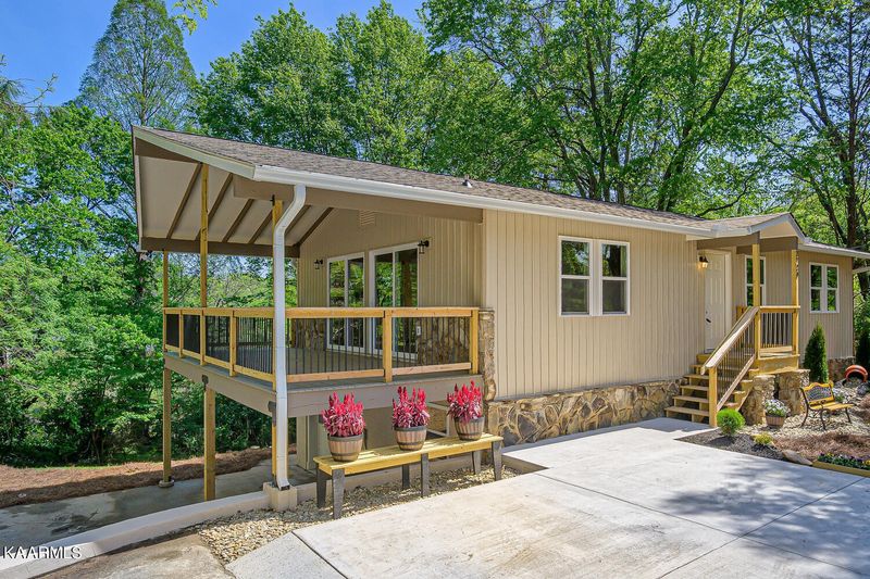 2720 Woods Smith Rd, Knoxville, TN 37921