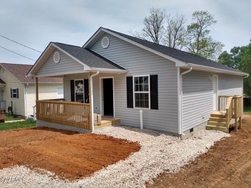2016 W Paris Rd, Knoxville, TN 37912