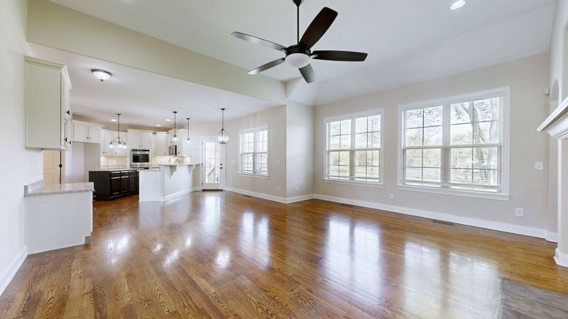 209 Blackthorn Ln, Gallatin, TN 37066