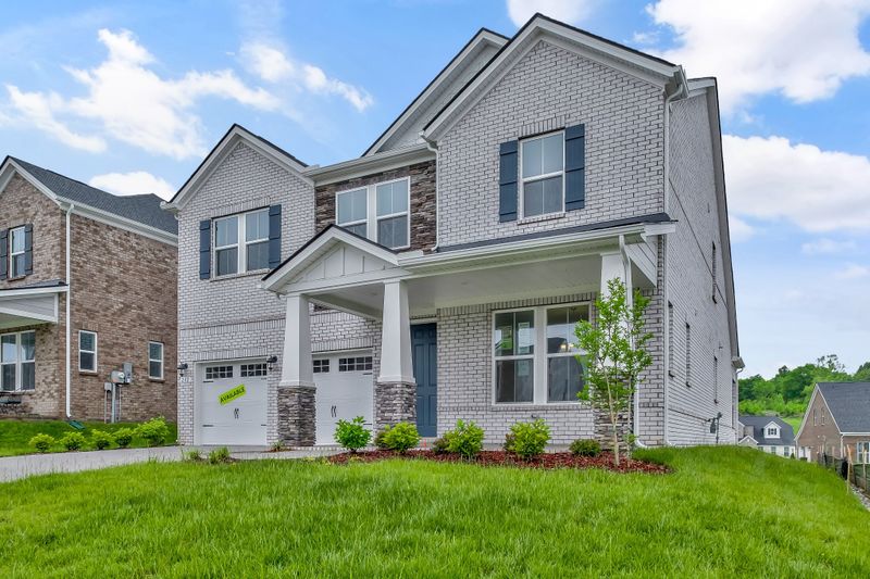 242 Pin High Dr, Mount Juliet, TN 37122