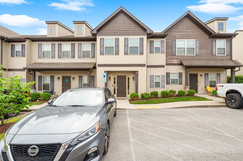 5327 Tony Lama Ln, Murfreesboro, TN 37128