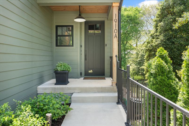 1910A Valley Park Dr, Nashville, TN 37216