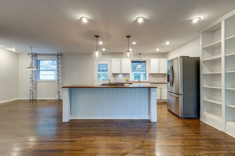 385 Blackman Rd, Nashville, TN 37211