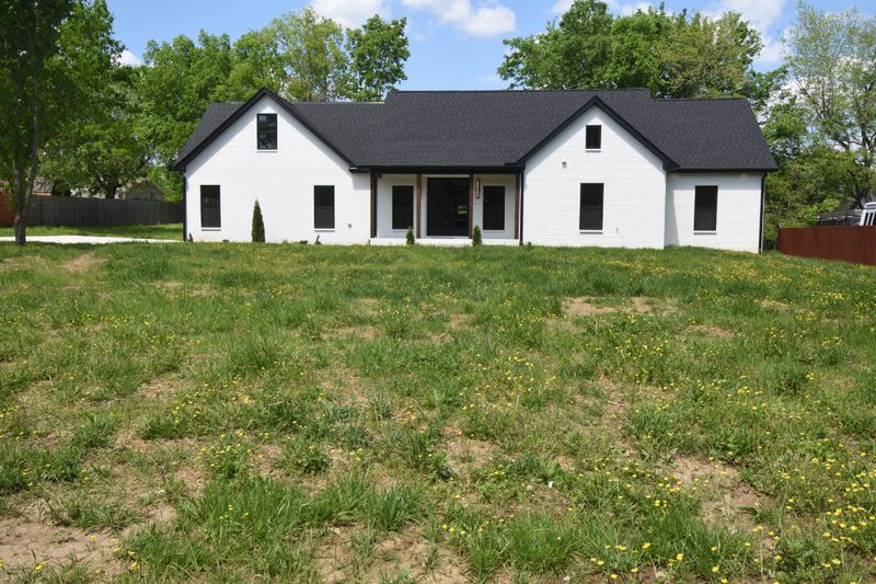 8724 Diane St, Murfreesboro, TN 37129