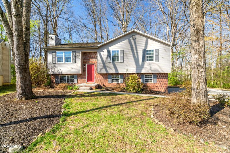 1465 Waynesboro Ln, Knoxville, TN 37923
