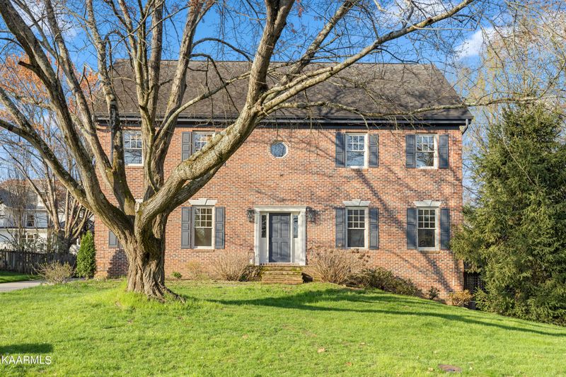 1217 Ryan Pl, Knoxville, TN 37919