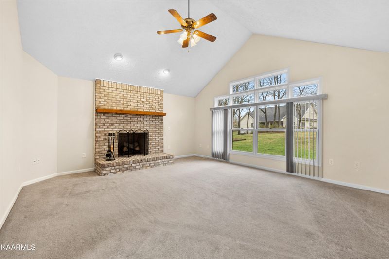 1432 Middle Creek Rd, Sevierville, TN 37862