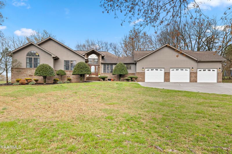 1432 Middle Creek Rd, Sevierville, TN 37862