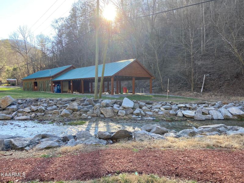 18 Sugar Maple Loop Rd, Sevierville, TN 37862
