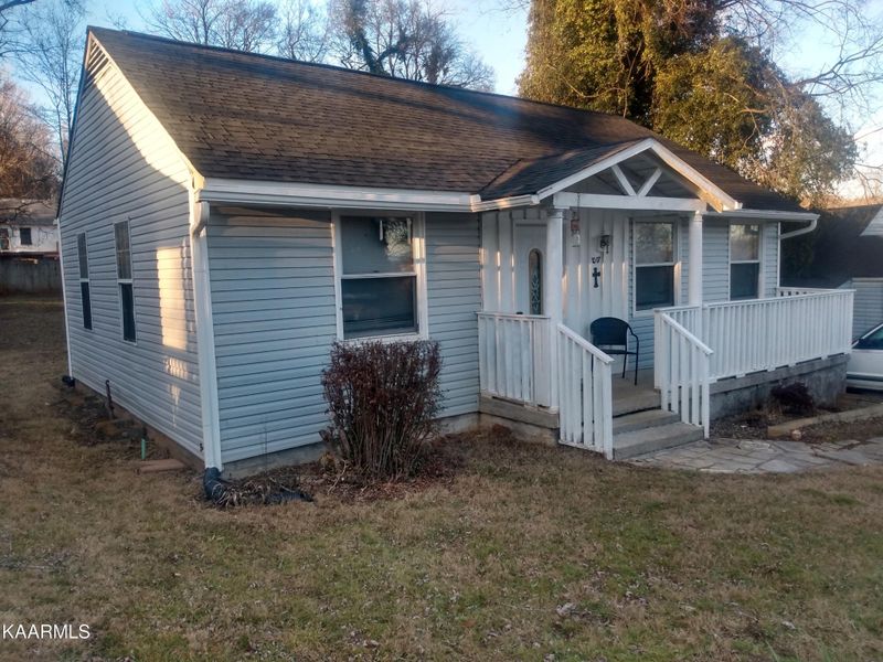 2017 Seminole Ave, Knoxville, TN 37915
