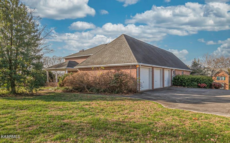 10516 River Ridge Rd, Knoxville, TN 37922