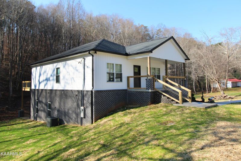 8711 Stanley Rd, Knoxville, TN 37938