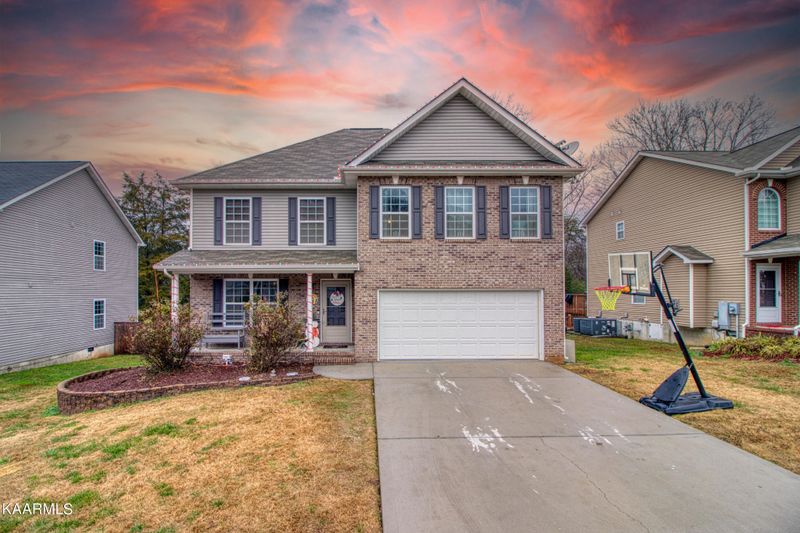 5827 Apple Valley Dr, Knoxville, TN 37924