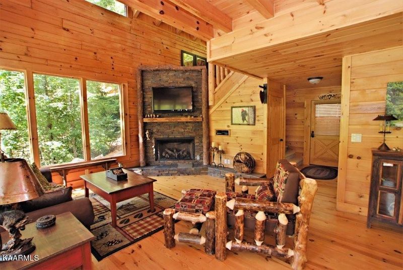 3030 Amanda Jane Way, Sevierville, TN 37862