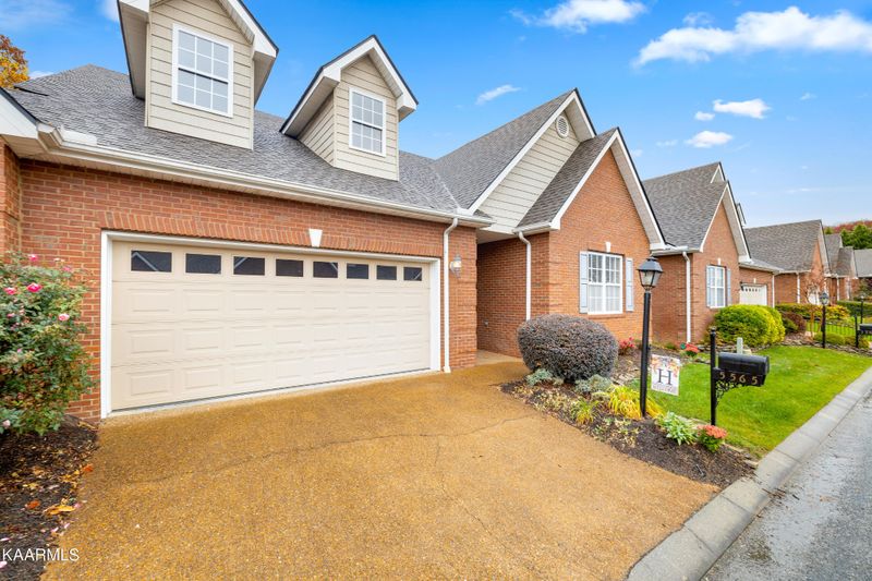 5565 Beverly Square Way, Knoxville, TN 37918