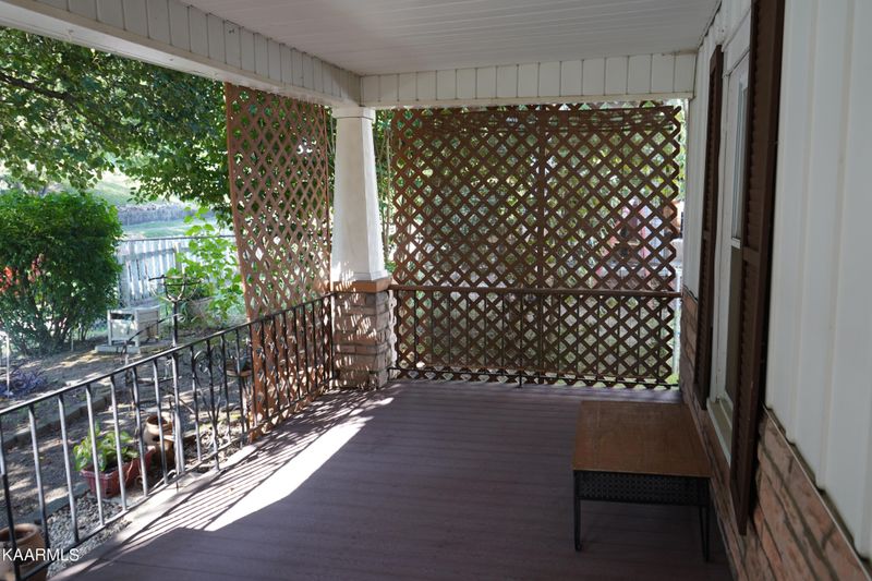 226 E Oldham Ave, Knoxville, TN 37917