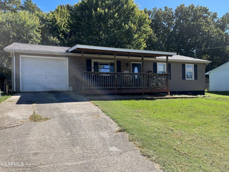 4112 Deer Run Dr, Knoxville, TN 37912