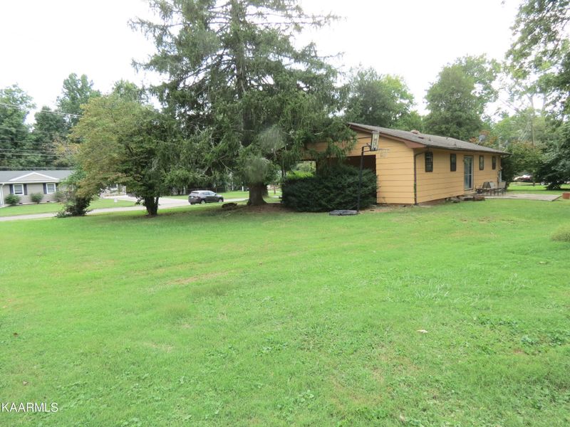 8101 Luscombe Dr, Knoxville, TN 37919