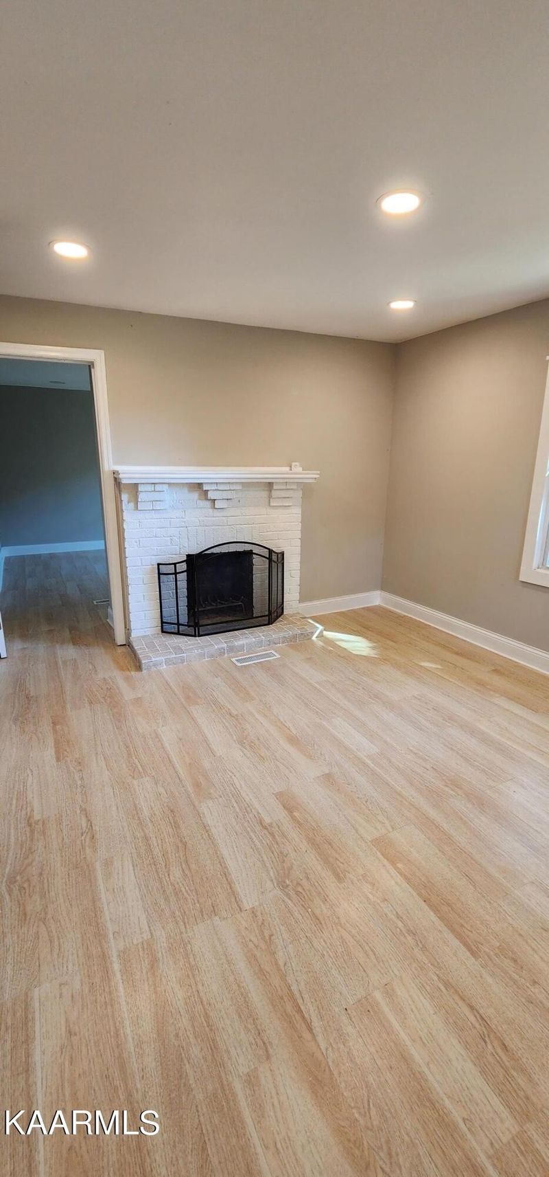 2503 E Glenwood Ave, Knoxville, TN 37917