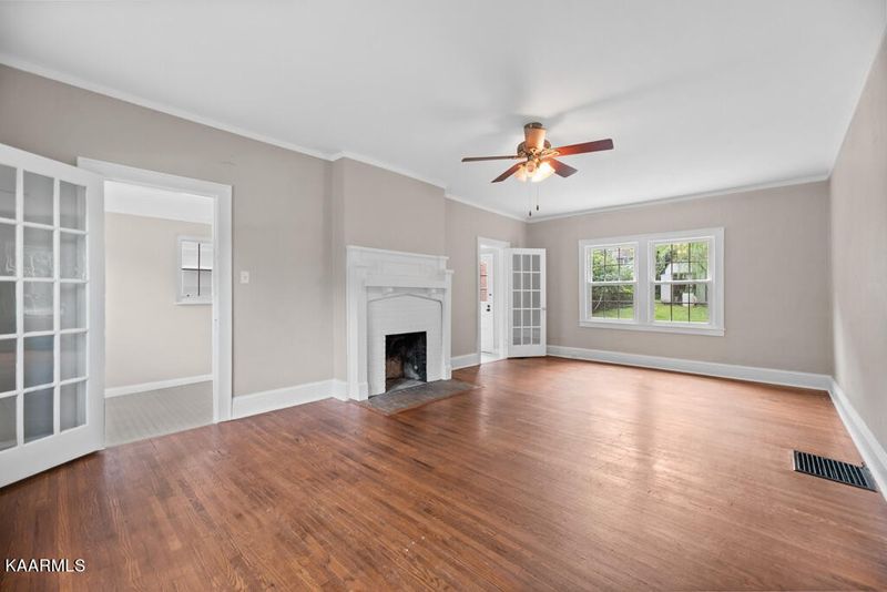 2024 Emoriland Blvd, Knoxville, TN 37917