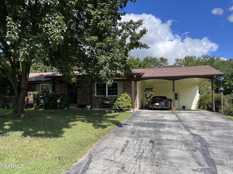 2316 Alice Bell Rd, Knoxville, TN 37914
