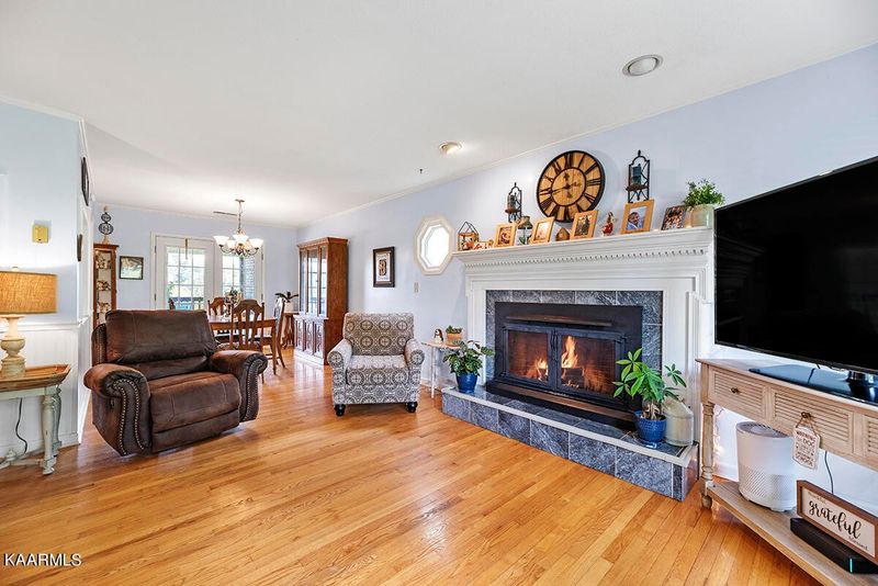 4524 Royalview Rd, Knoxville, TN 37921