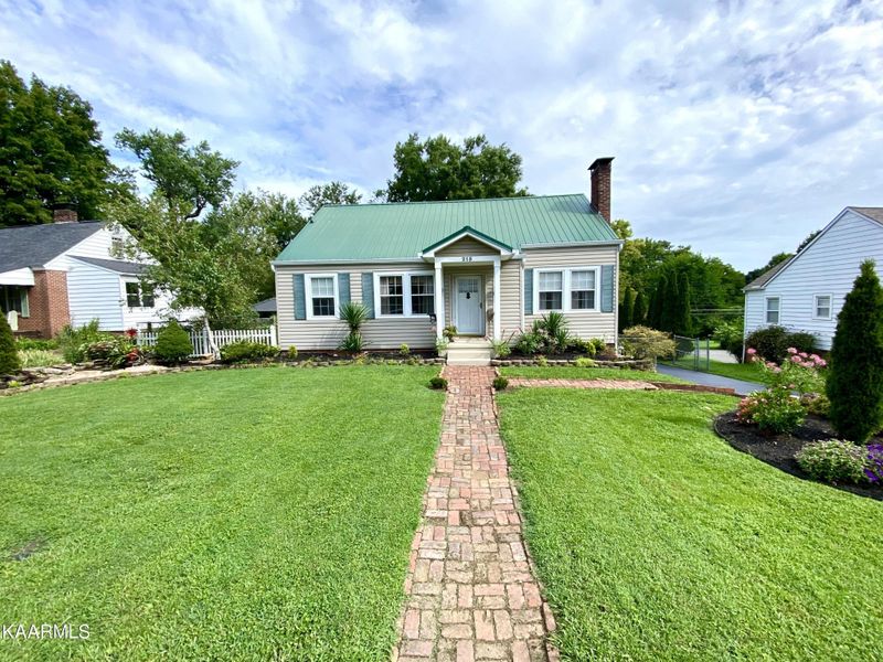 215 Doughty Dr, Knoxville, TN 37918
