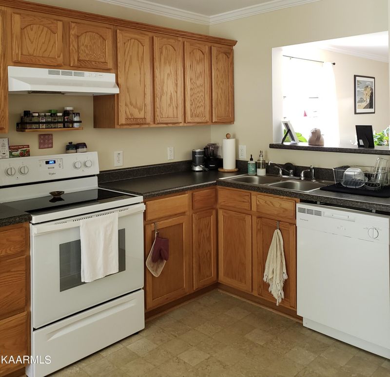 2932 Beaverwood Dr #10, Knoxville, TN 37918