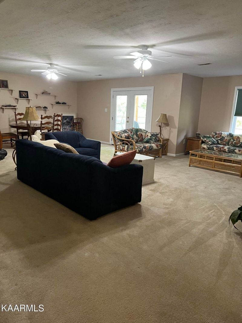 10543 Aspen Ridge Ln, Knoxville, TN 37932