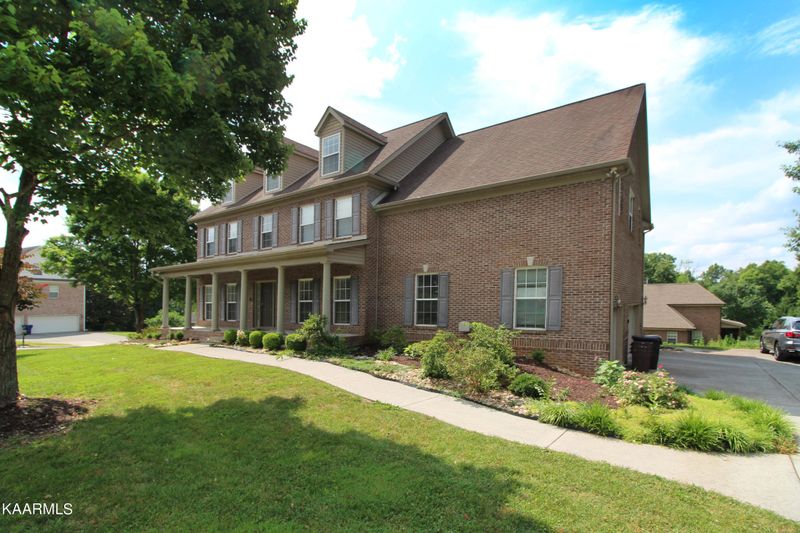 337 Gwinhurst Rd, Knoxville, TN 37934